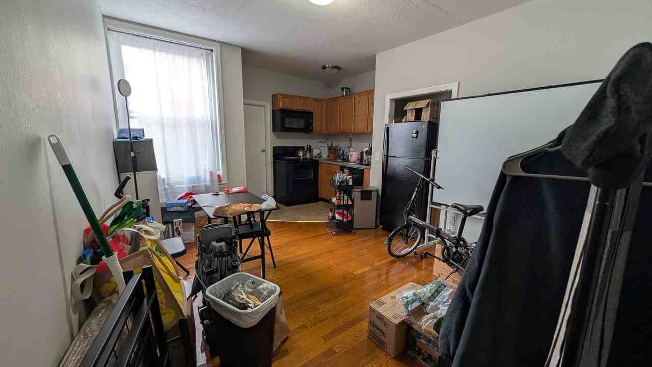 1363 Commonwealth Ave - Photo 4 of 12
