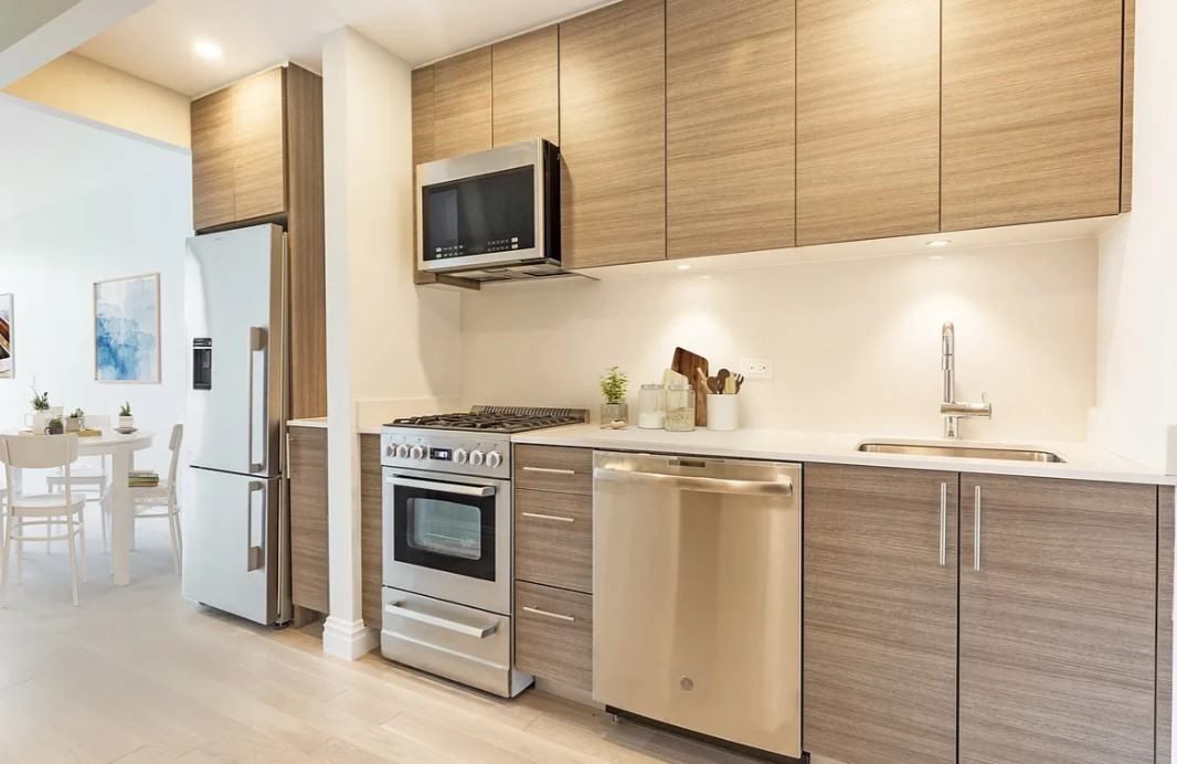 251 W 48th St #23D - Photo 4 of 9
