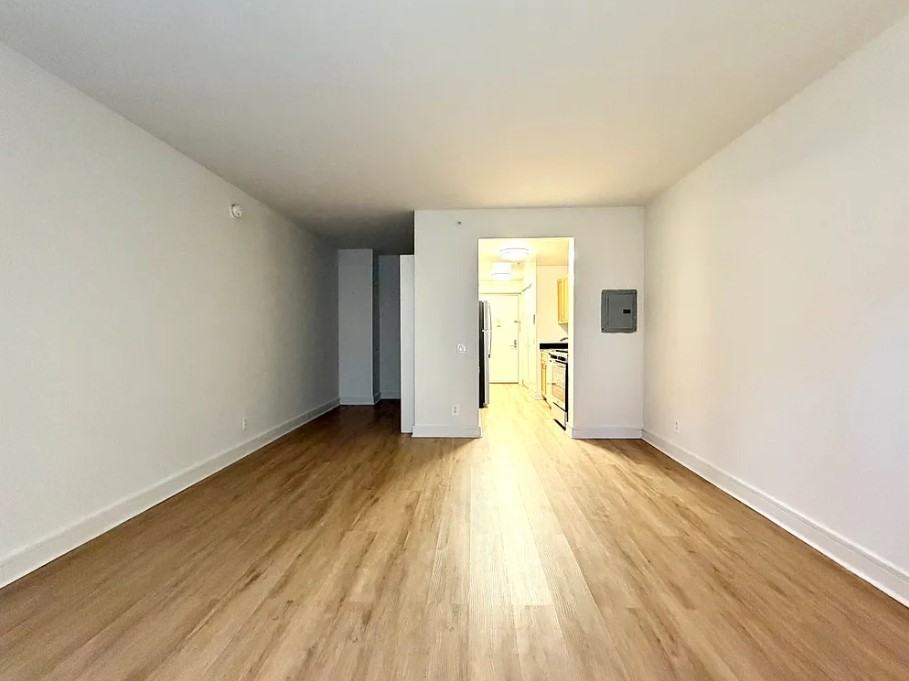 240 Riverside Dr #210 - Photo 6 of 13