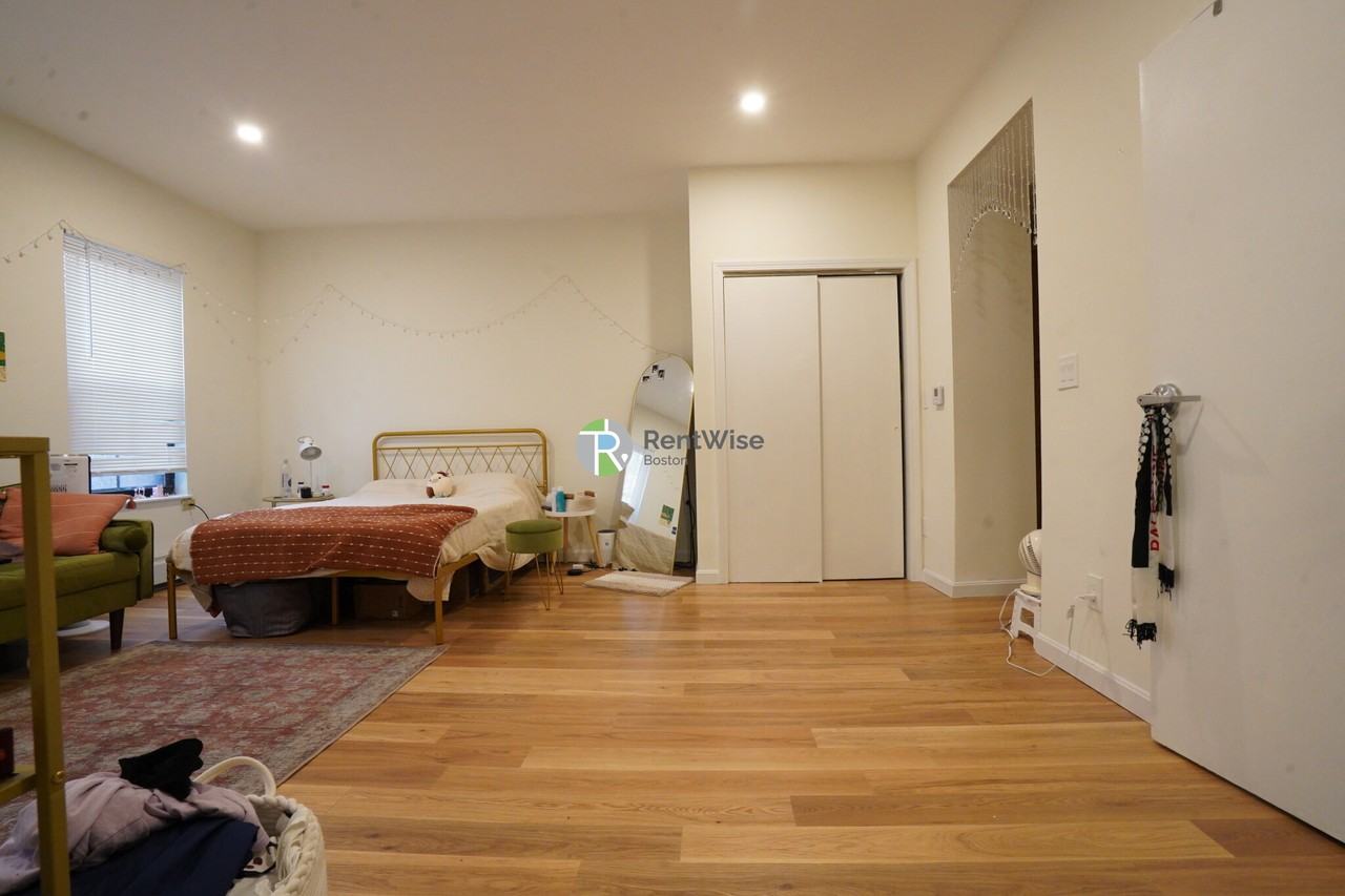 550 Massachusetts Ave #2 - Photo 2 of 15