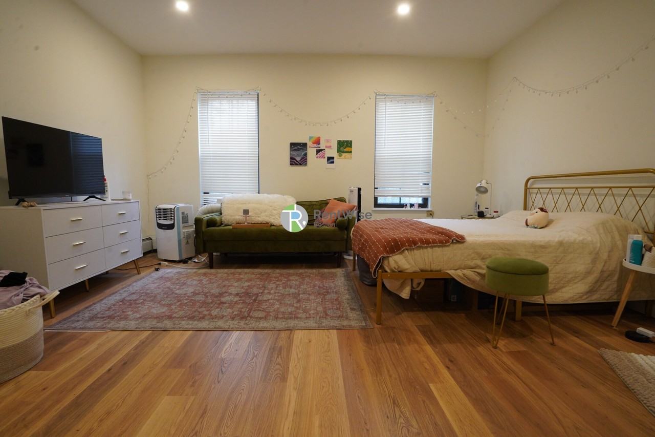 550 Massachusetts Ave #2 - Photo 3 of 15