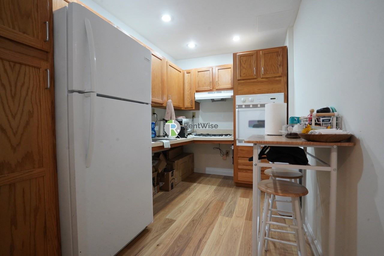 550 Massachusetts Ave #2 - Photo 5 of 15
