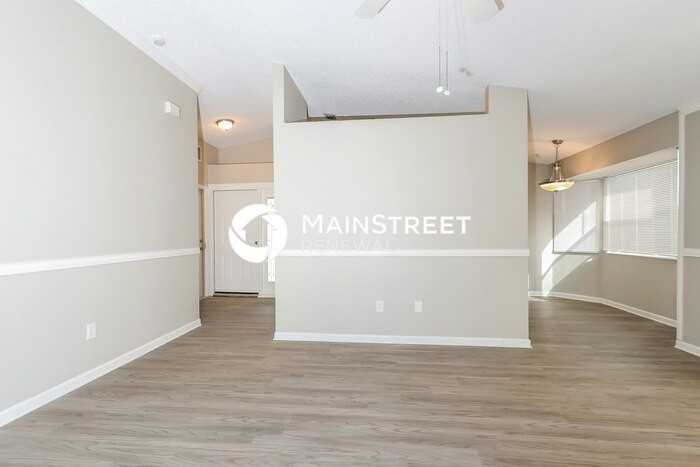 261 Martin Ave - Photo 5 of 15