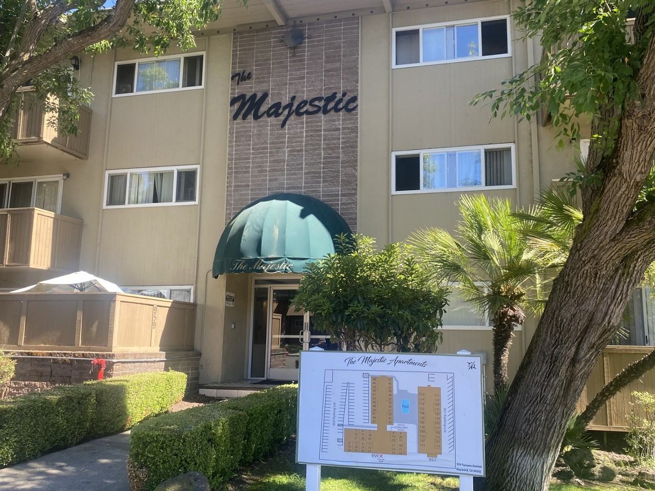 959 Torrano Ave - Photo 3 of 10