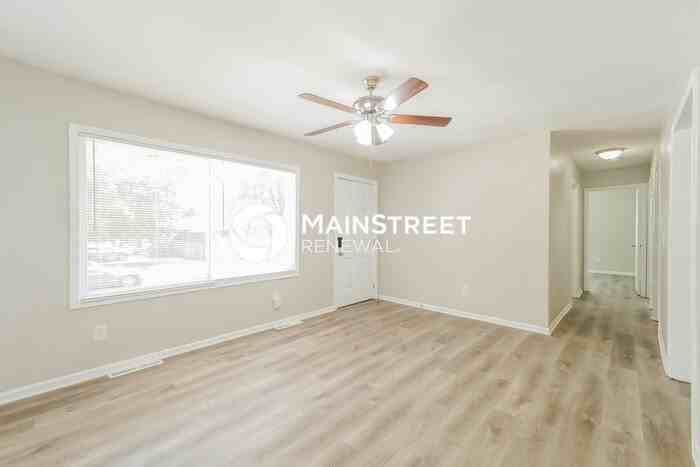10712 Bennington Ave - Photo 4 of 16