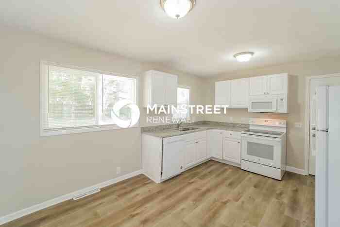 10712 Bennington Ave - Photo 6 of 16