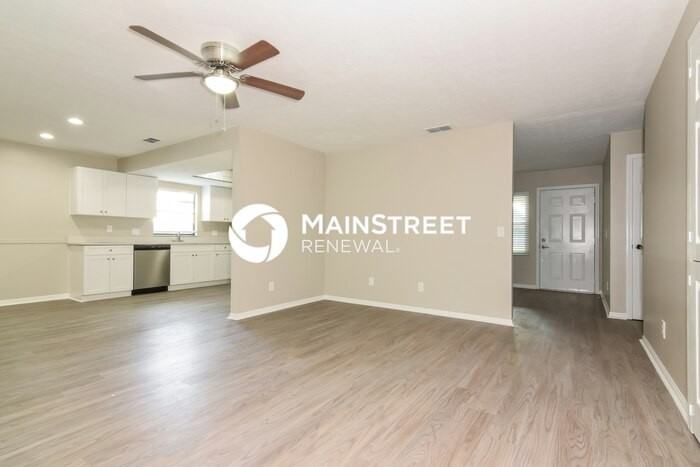 612 Angelica Pl - Photo 3 of 16