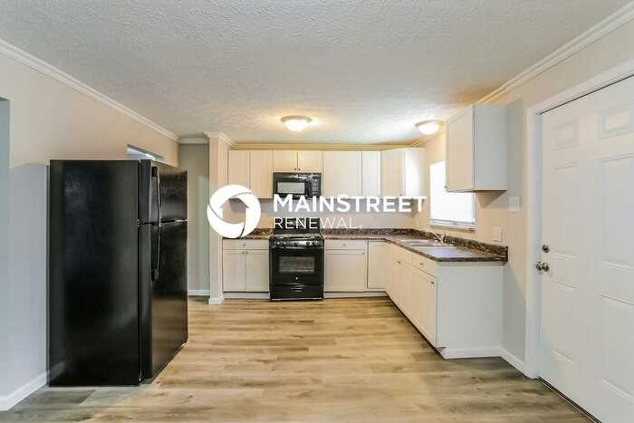 2475 Lawndale Ave - Photo 6 of 16