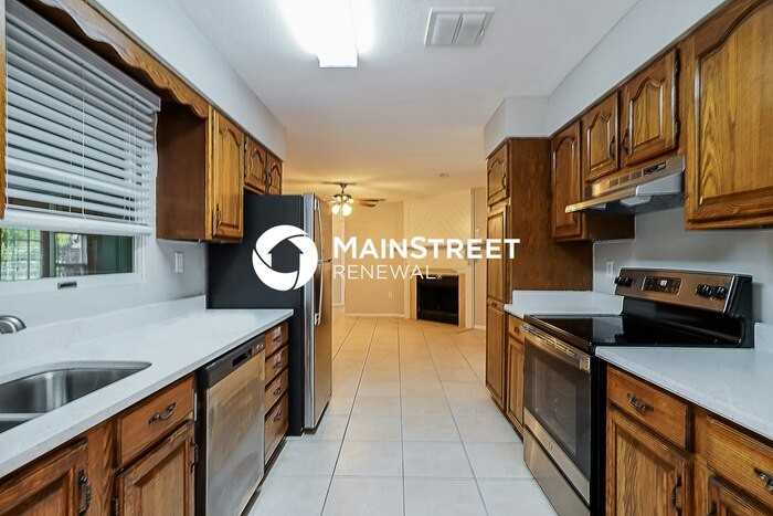 3031 Dillman Dr - Photo 7 of 17