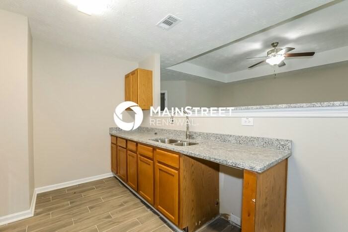 1050 Overlook St - Photo 6 of 16