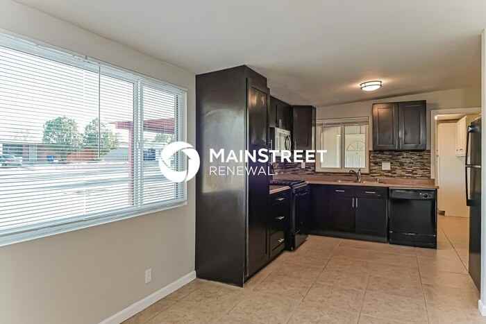7237 E Pierce St - Photo 7 of 16
