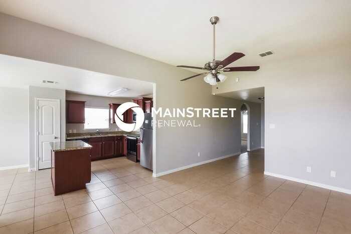 4614 Media Mdw - Photo 4 of 14