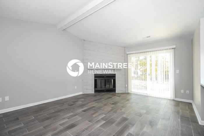 1620 Stoneybrook Dr - Photo 2 of 16