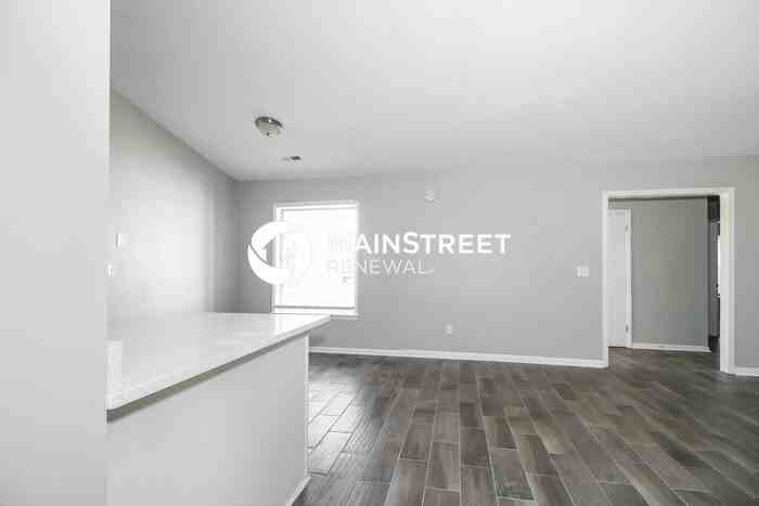 1620 Stoneybrook Dr - Photo 4 of 16