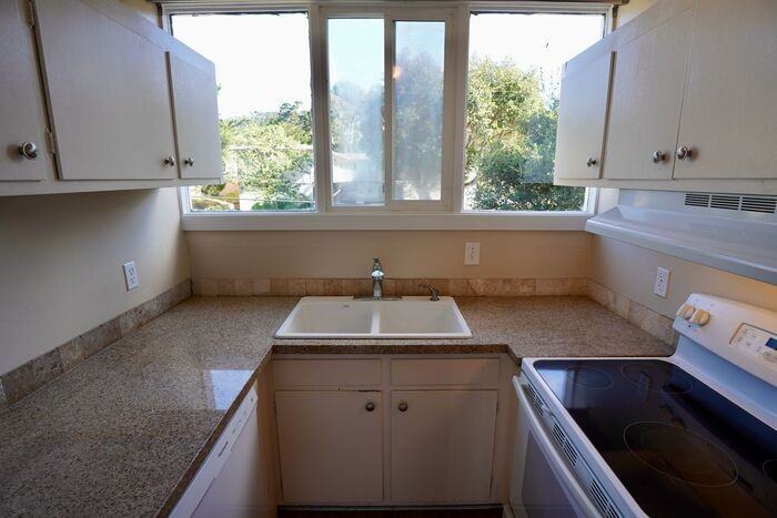 1 Arkwright Ct #10 - Photo 5 of 16