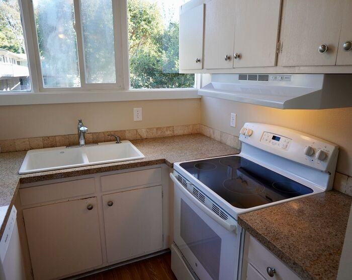 1 Arkwright Ct #10 - Photo 6 of 16
