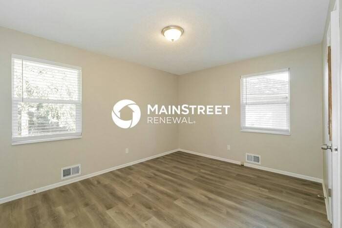 983 Overbrook Cir - Photo 7 of 16
