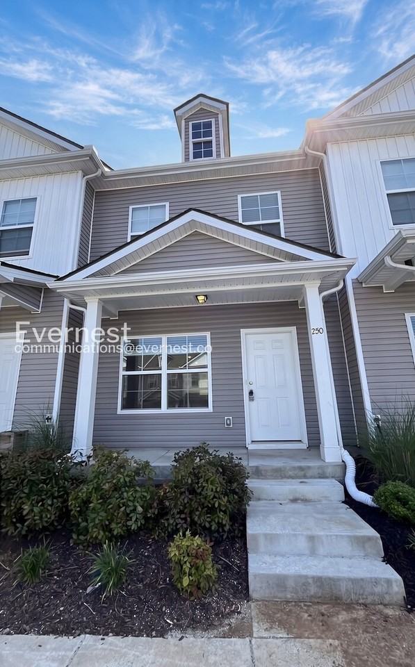250 Tara Ct - Photo 2 of 24