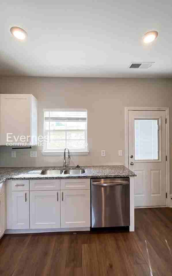250 Tara Ct - Photo 6 of 24