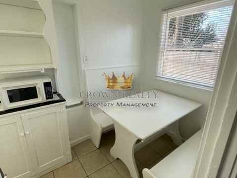 104 W Oakland Ave #1 - Photo 5 of 9