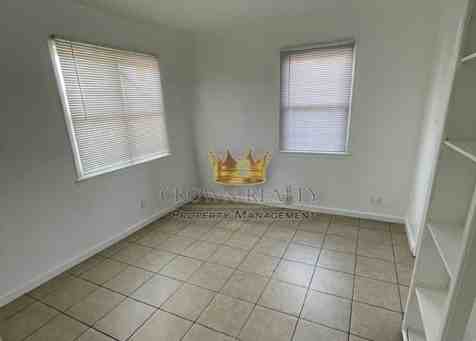 104 W Oakland Ave #1 - Photo 6 of 9