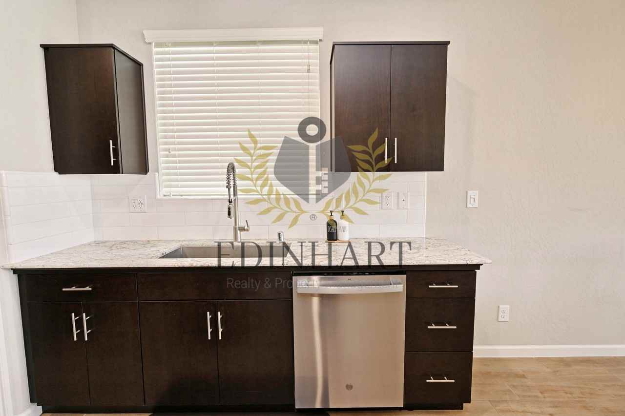 502 Traverse Dr S #1 - Photo 5 of 36