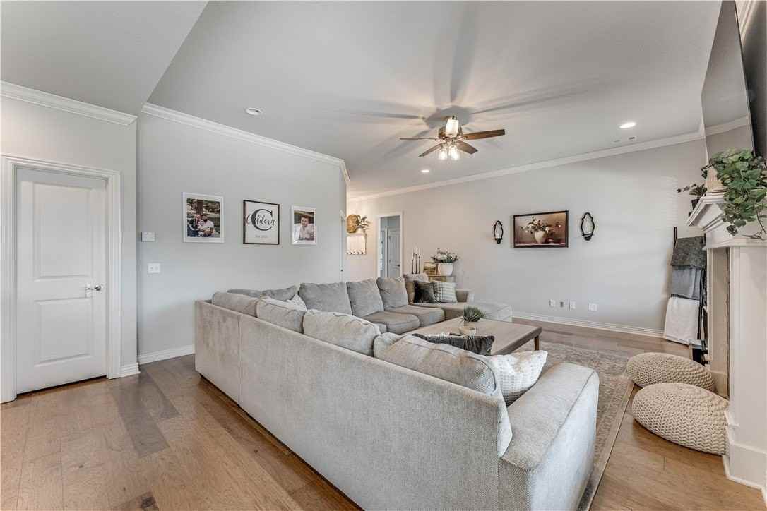 421 Romano Ave - Photo 5 of 30