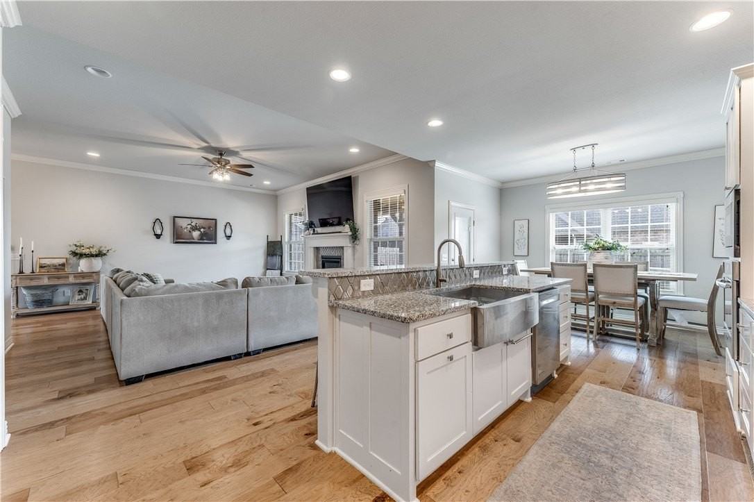 421 Romano Ave - Photo 6 of 30