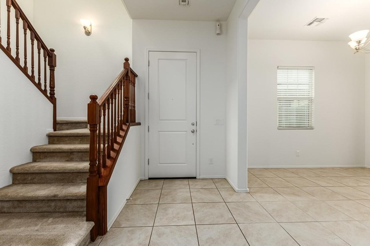 2532 N 149th Ave - Photo 4 of 26