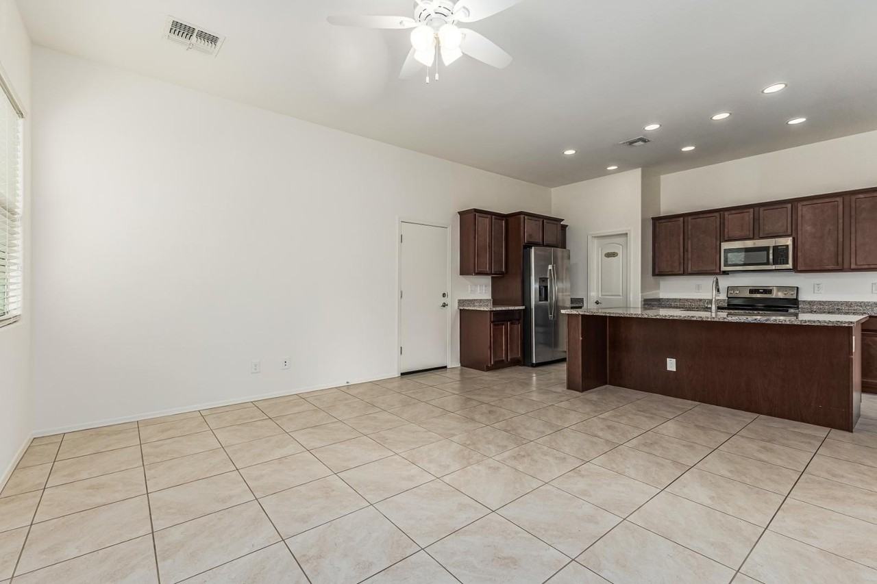 2532 N 149th Ave - Photo 6 of 26