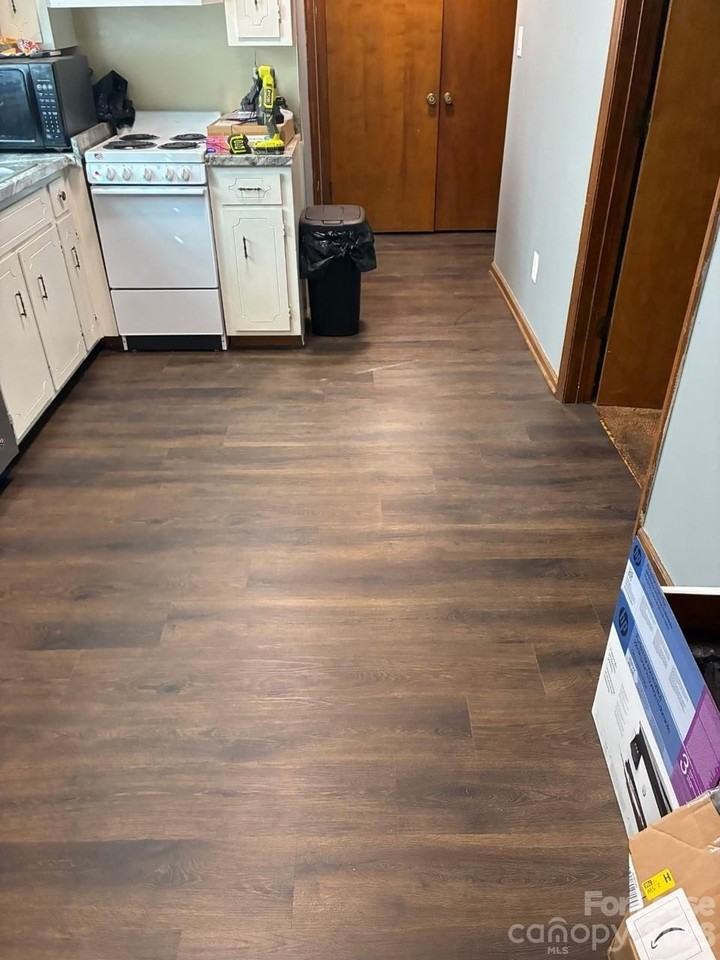 1020 3rd St Se - Photo 3 of 14