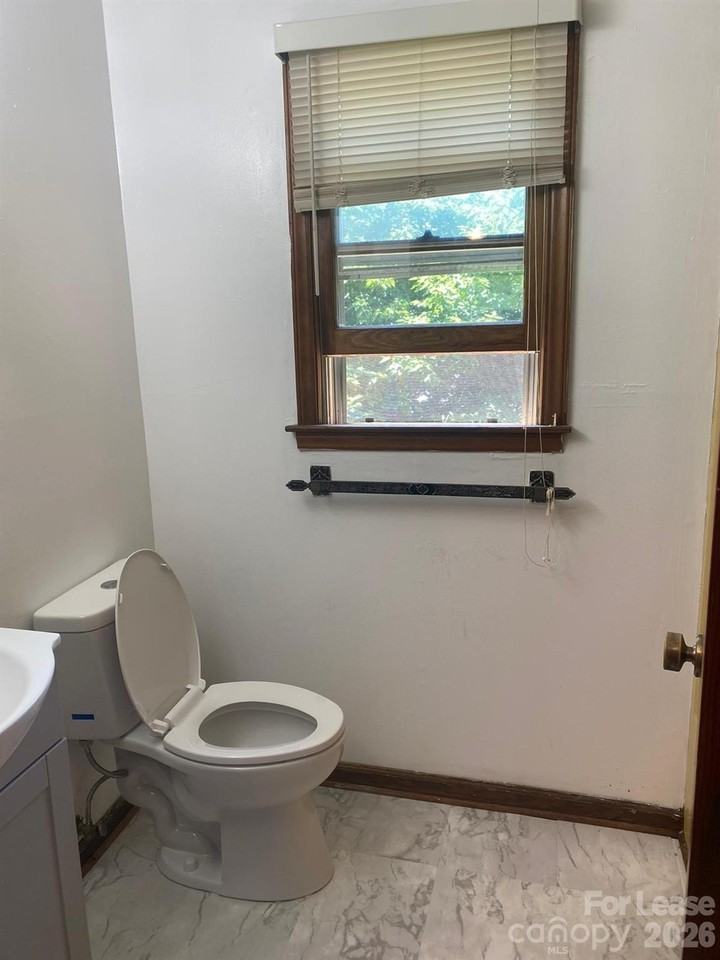1020 3rd St Se - Photo 6 of 14