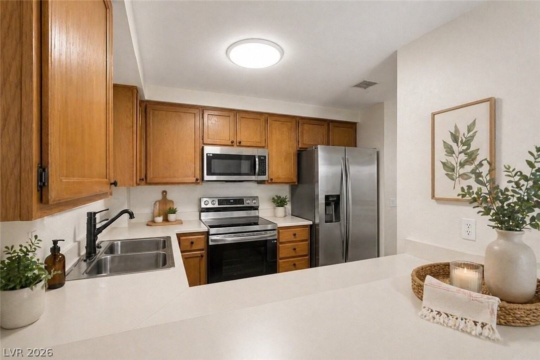 6885 Tamarus St #101 - Photo 5 of 36