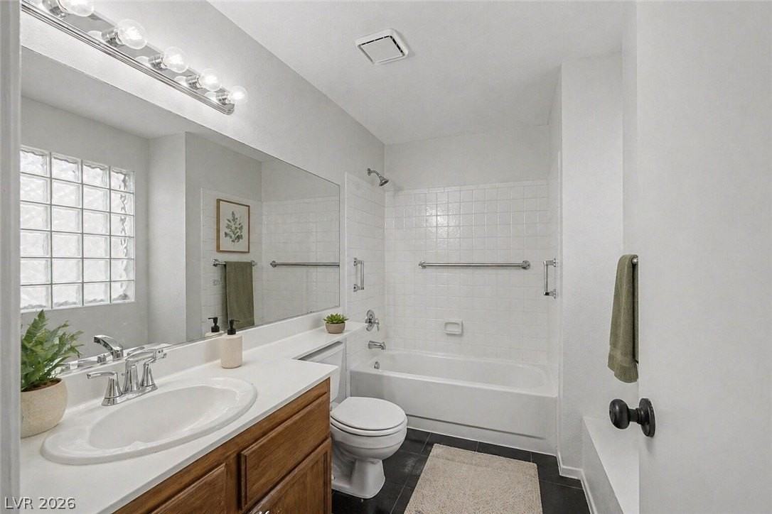 6885 Tamarus St #101 - Photo 7 of 36