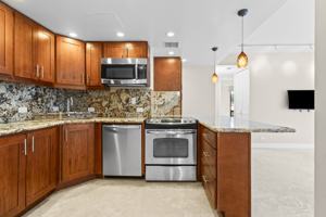 featured image of 225 Queen St Apt 17a #1