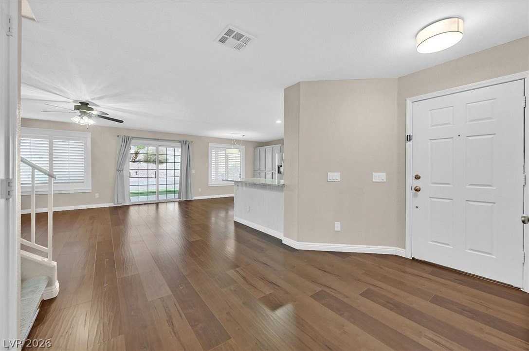 11120 Gateview Ln - Photo 2 of 29