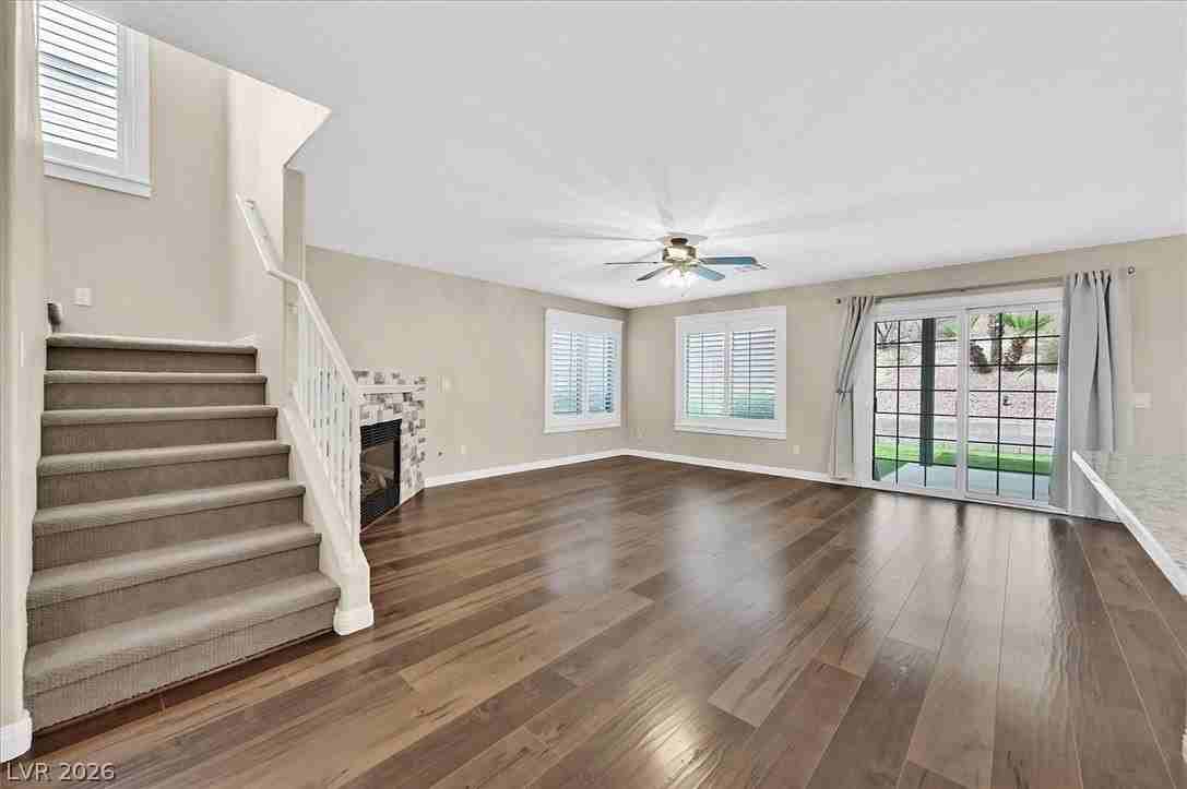 11120 Gateview Ln - Photo 3 of 29