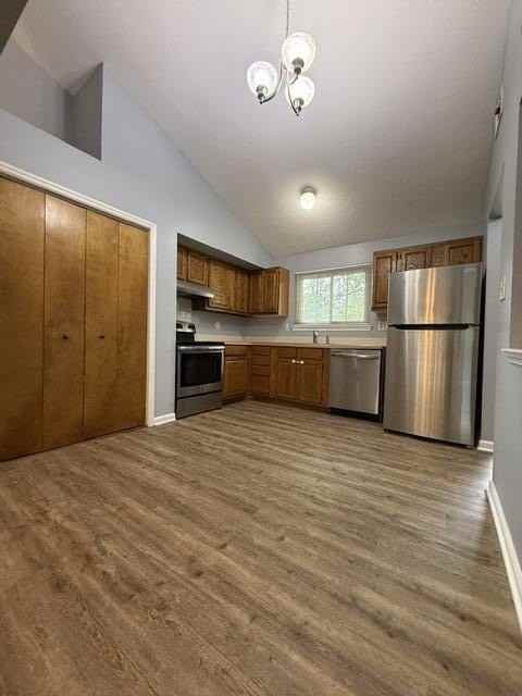 3425 Featherston Dr - Photo 5 of 11