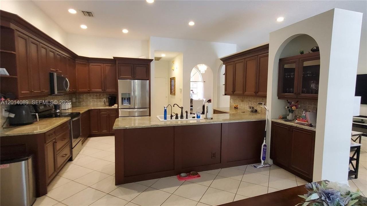 2051 Nw 125th Ter - Photo 5 of 26