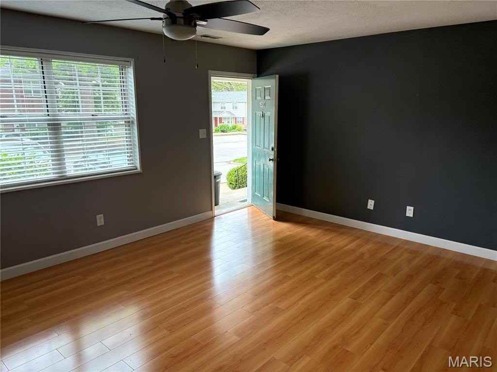 1520 E Swan Cir - Photo 2 of 15