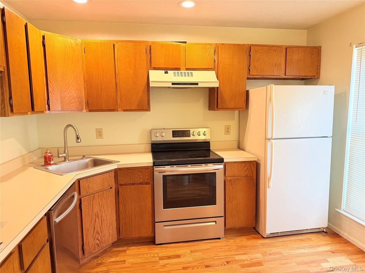 30 Burnett Way - Photo 2 of 10