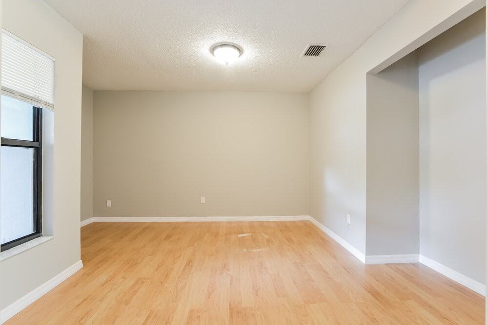 1058 Dees Dr - Photo 3 of 16