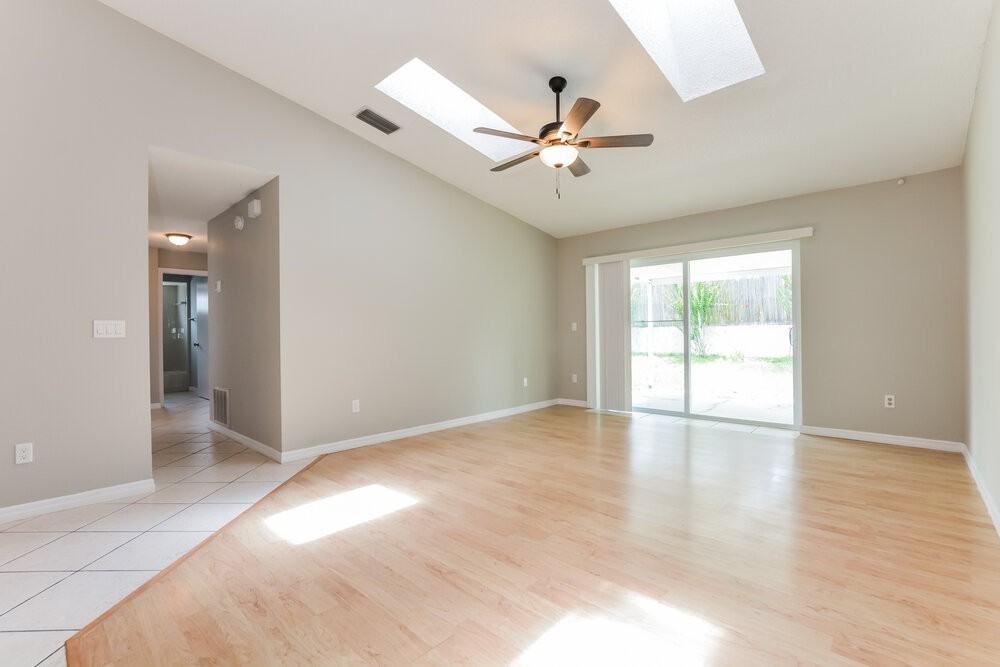 1058 Dees Dr - Photo 6 of 16