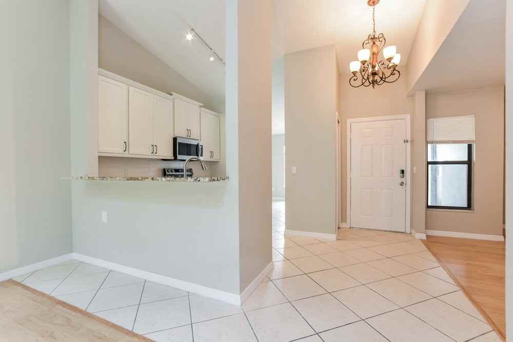 1058 Dees Dr - Photo 7 of 16