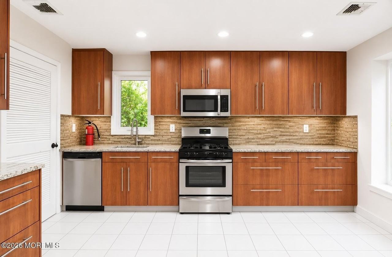 201 Pear Dr - Photo 2 of 28