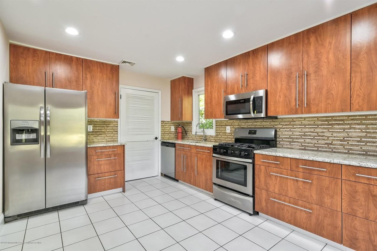 201 Pear Dr - Photo 3 of 28