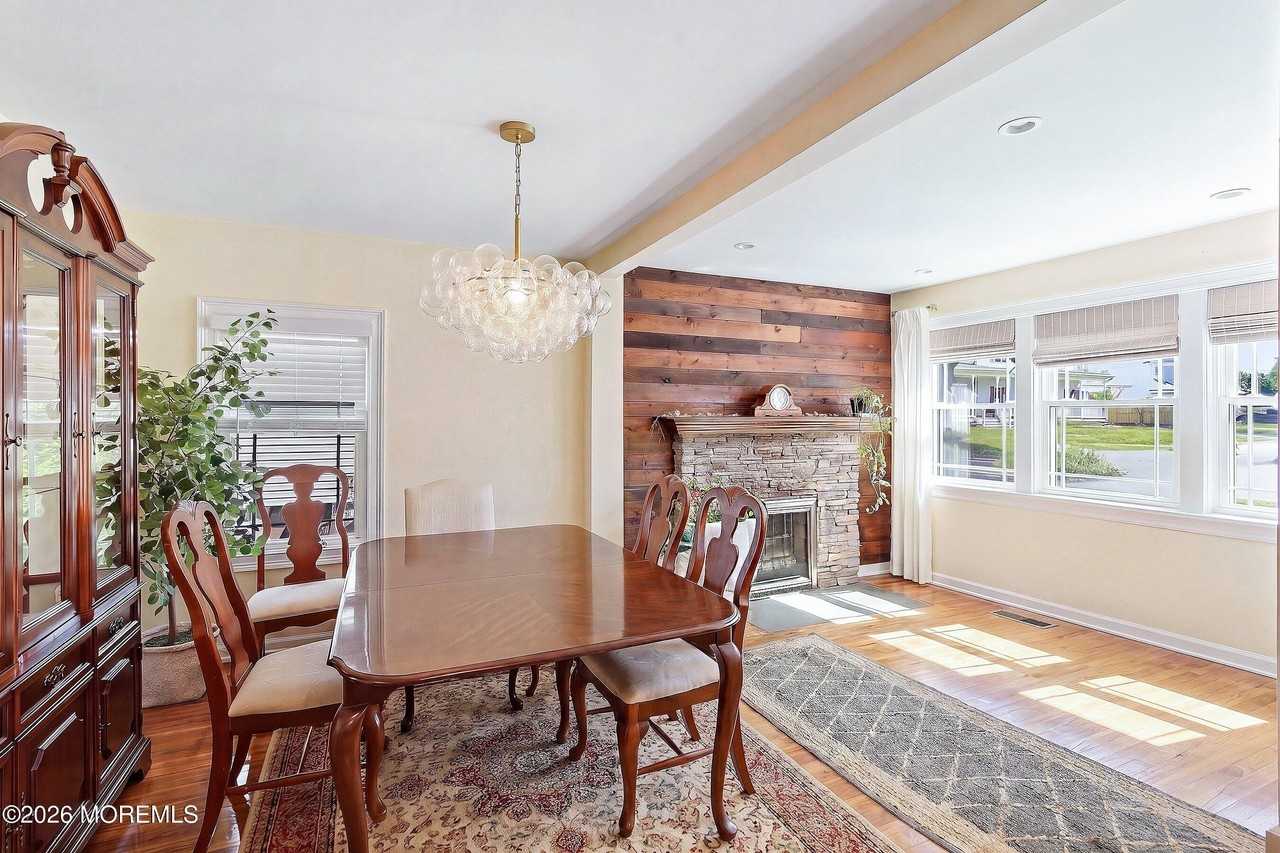 1901 Meadow Rd - Photo 7 of 30