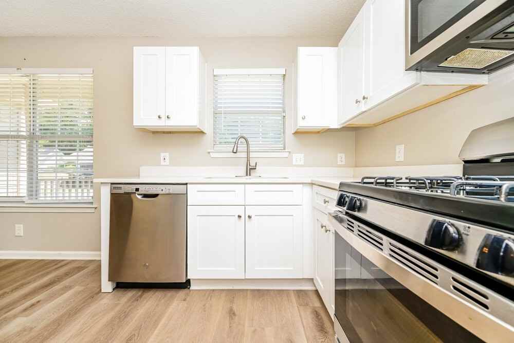 608 Fieldcrest Dr - Photo 6 of 17