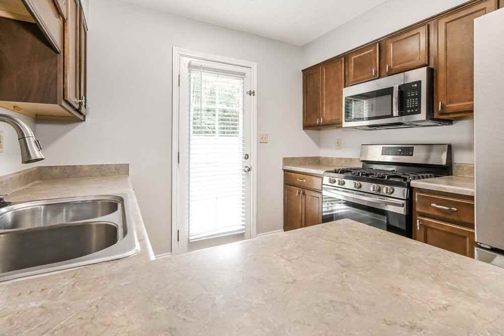 3030 Caitlynn Cir N - Photo 7 of 16