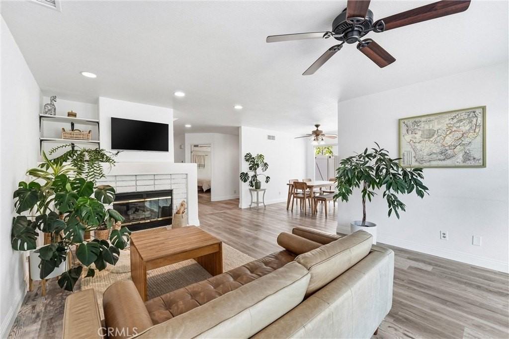 18992 Singingwood Cir - Photo 4 of 37